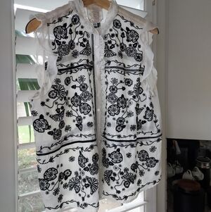 Johnny Was Floral Embroidered White and Black Women's Top